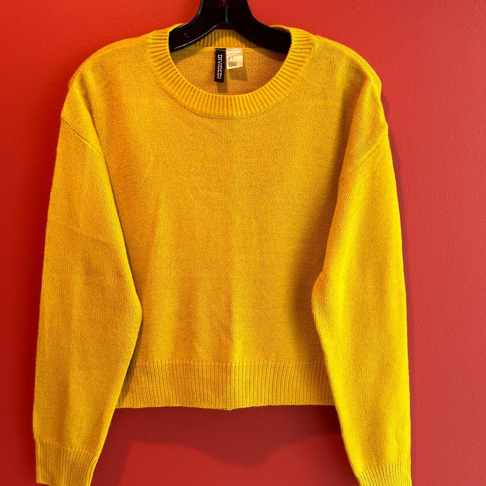 Divided H&M Knitted Drop Shoulder Crop Sweater Size S